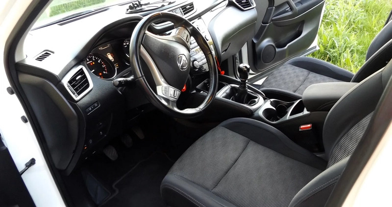 Nissan Qashqai cena 54900 przebieg: 104000, rok produkcji 2016 z Biały Bór małe 277